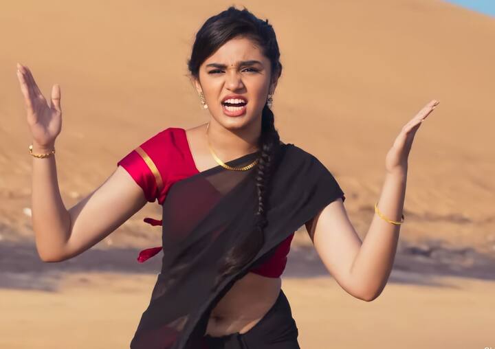 நானியுடன் ஷ்யாம் சிங்காராயிலும் நடித்துள்ளார்.