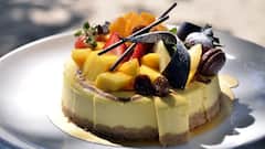 Fruit Cake Recipe: আসছে নতুন বছর, উৎসবের মরসুমে বাড়িতেই বানিয়ে ফেলুন মিক্সড ফ্রুট কেক