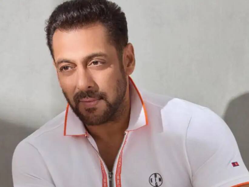 snacks three times bits to salman khan while he had in home સલમાન ખાન ઘરમાં ઘૂસેલા સાપને લાકડીથી ઉઠાવી બહર મૂકવા જતો હતો ને સાપે ત્રણ વાર ડંખ માર્યો, પછી શું થયું ?
