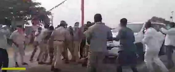 TRS BJP Fight : నిజామాబాద్ గన్నారంలో భాజపా, తెరాస నాయకుల మధ్య తోపులాట