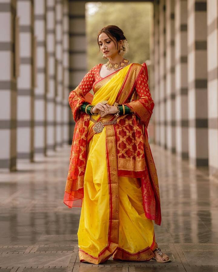 अंकिता लोखंडे ने 14 दिसंबर को अपने बॉयफ्रेंड विक्की जैन के साथ पूरे रीति-रिवाज़ों के साथ शादी की है. एक्ट्रेस का वेडिंग लुक अभी भी सोशल मीडिया पर छाया हुआ है.