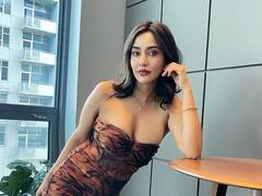 Neha Sharma Photos: చిరుత హీరోయిన్ గుర్తుందా... ఎంత హాట్‌గా మారిందో చూడండి