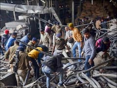 Bihar Boiler Explosion: नूडल्स फैक्ट्री में बॉयलर फटने से ढह गई पूरी इमारत, 7 की मौत कई घायल, देखें हादसे के बाद की तस्वीरें