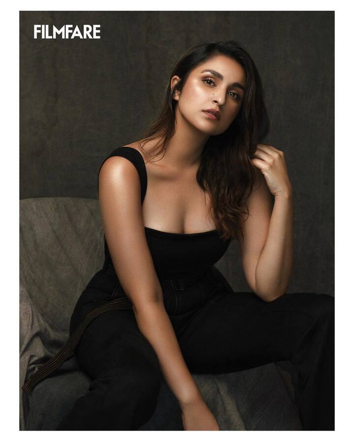 परिणीति जल्द ही छोटे पर्दे पर डेब्यू करने जा रही हैं. परिणीति कलर्स के शो हुनरबाज-देश की शान में दिखाई देंगी. परिणीति शो में जज की भूमिका निभाती दिखेंगी.