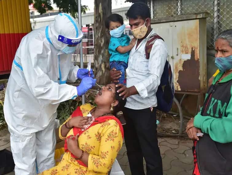 India Corona Cases: India reports 6,987 new COVID19 cases in last 24 hours omicron tally at 422 India Corona Cases: દેશમાં છેલ્લા 24 કલાકમાં કેટલા નોંધાયા કોરોના કેસ ? Omicron ની શું છે સ્થિતિ, જાણો વિગત