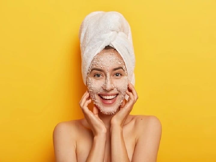 Skin Care Tips homemade skin scrub for glowing and shine skin marathi news Skin Care Tips : सुंदर आणि नितळ त्वचेसाठी घरच्या घरी तयार करा 'फेस स्क्रब'; या टिप्स वापरा