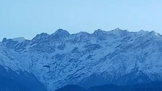 Uttarakhand: देवभूमि में बिछी बर्फ की चादर,देखिए खूबसूरत वादियों का नजारा| Hindi News