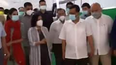 Omicron: Delhi में भी नाइट कर्फ्यू का एलान, कोरोना के खिलाफ इस लड़ाई में लापरवाही क्यों?