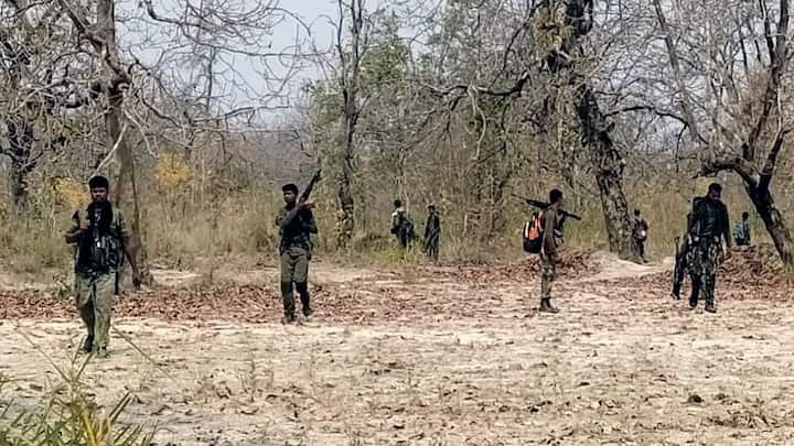 Jharkhand Three PLFI Naxalite arrested from West Singhbhoom chaibasa Jharkhand: पुलिस ने PLFI के 3 सदस्यों को किया गिरफ्तार, हथियार और गोला बारूद बरामद