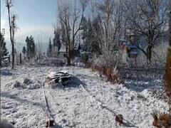 Snowfall At North India: তুষারে গা ঢাকল ভূস্বর্গ, ঝমঝমিয়ে বৃষ্টি দিল্লিতে, কাঁপছে উত্তর