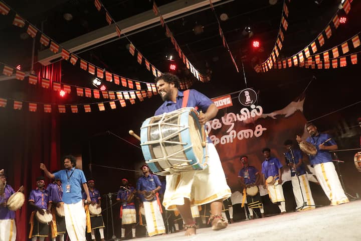 மார்கழி மக்களிசை நிகழ்வில் ரஞ்சித் பறையிசைத்து ஆடியது பலருக்கும் இன்ப அதிர்ச்சியாக இருந்தது