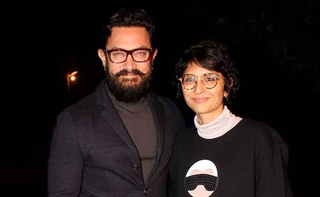 आमिर खान और किरण राव (Aamir Khan and Kiran rao): इस साल एक चौंकाने वाली खबर आई वो थी आमिर खान और किरण राव के अलग होने की. जो किसी ने सपने में भी नहीं सोची थी. भले ही बेटे आजाद के लिए दोनों एक साथ हैं पर अब इनकी राहें जुदा हो चुकी हैं. (फोटो – सोशल मीडिया)