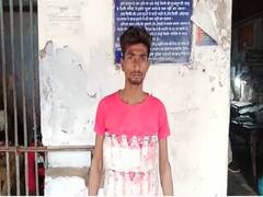 Liquor Ban in Bihar: शराब तस्करी का ऐसा 'जुगाड़' कि चौंक जाए इंसान, इस युवक को देखकर पुलिस ने पीट लिया सिर