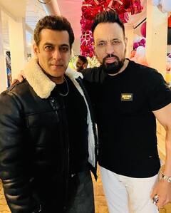 Salman Khan Birthday: फार्महाउस पर धूमधाम से मना जन्मदिन, भांजी आयत के साथ सलमान खान ने काटा केक, बधाई देने के लिए लगा सितारों का तांता