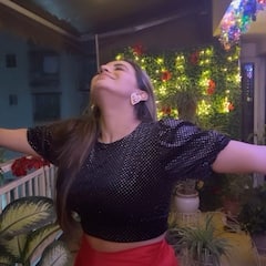 भोजपुरी क्वीन Akshara Singh ने कोरियोग्राफर Geeta Kapoor के साथ की क्रिसमस पार्टी, देखिए दोनों की ये खूबसूरत तस्वीरें