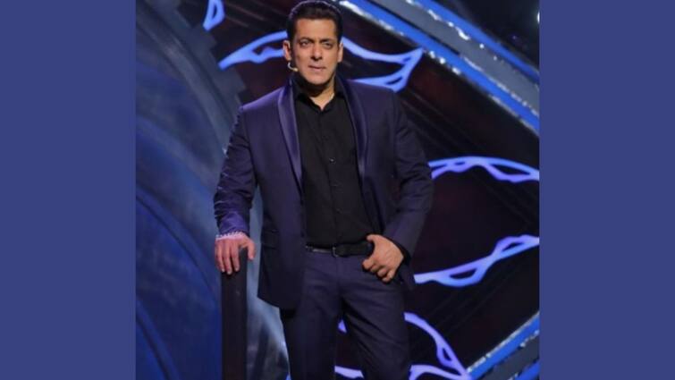 Birthday Boy Salman Khan Dances His Heart Out With Genelia, watch video Salman Khan Birthday:  ম্যাচিং পোশাক, জেনেলিয়ার সঙ্গে নাচে মগ্ন বার্থ ডে বয় সলমন