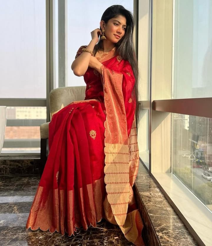 రీసెంట్ గా ఈ బ్యూటీ నటించిన 'శ్యామ్ సింగరాయ్' సినిమా ప్రేక్షకుల ముందుకు వచ్చింది. (Photo Courtesy: Instagram)