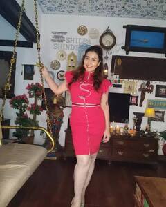 Photos: 44 વર્ષની ઉંમરમાં સલમાનની આ હસીનાએ રેડ શોર્ટ ડ્રેસમાં મચાવી ધમાલ, ઘરમાંથી શેર કરી ક્રિસમસ સેલિબ્રેશનની તસવીરો.............