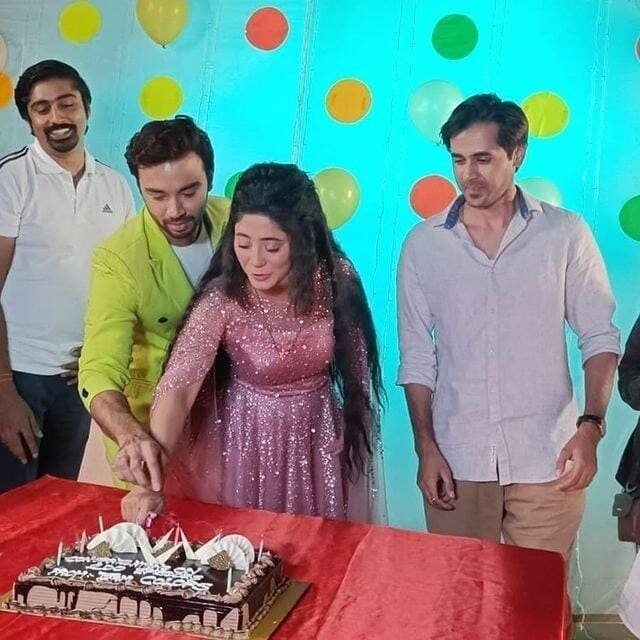 Shivangi Joshi says that she is very happy and pleased with the love and response that the audience is giving to the show. She also said that the entire team of the show works hard everyday to keep the audience entertained. All Pictures Credit: @balikavadhu2official/Instagram