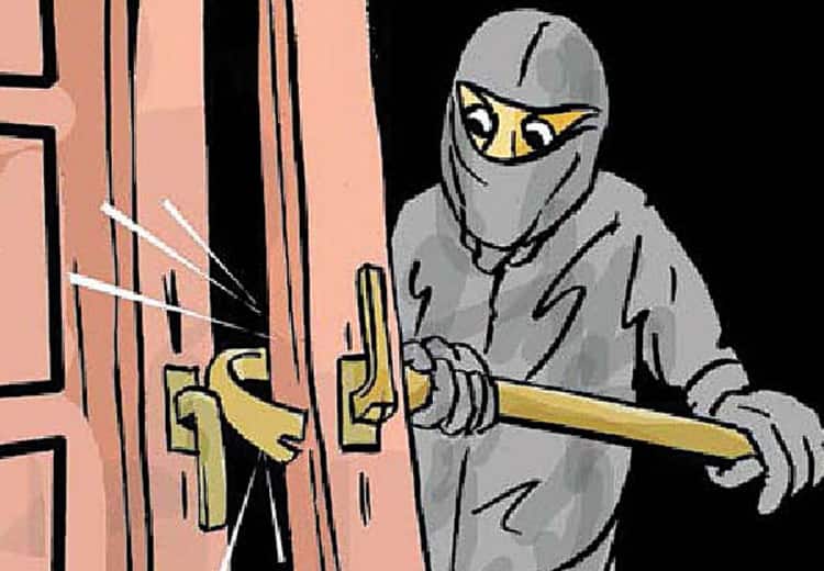 தஞ்சையில் வீட்டின் பூட்டை உடைத்து 16 பவுன் நகை, ரூ.2.15 லட்சம் ரொக்கம் கொள்ளை