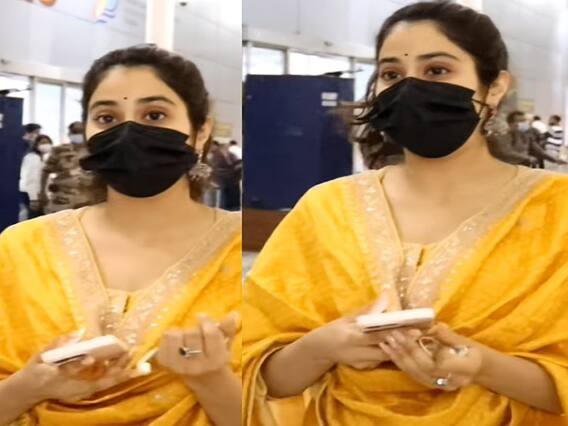 Watch Video | ''ஒரே நேரத்துல இரண்டு ஃபோனா?'' ஸ்ரீதேவி மகளின் வைரல் வீடியோ! Watch Video | ''ஒரே நேரத்துல இரண்டு ஃபோனா?'' ஸ்ரீதேவி மகளின் வைரல் வீடியோ!