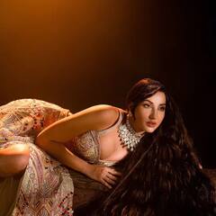 Nora Fatehi Photos: গ্ল্যামারাস আউটফিটে লাস্যময়ী নোরা ফতেহি