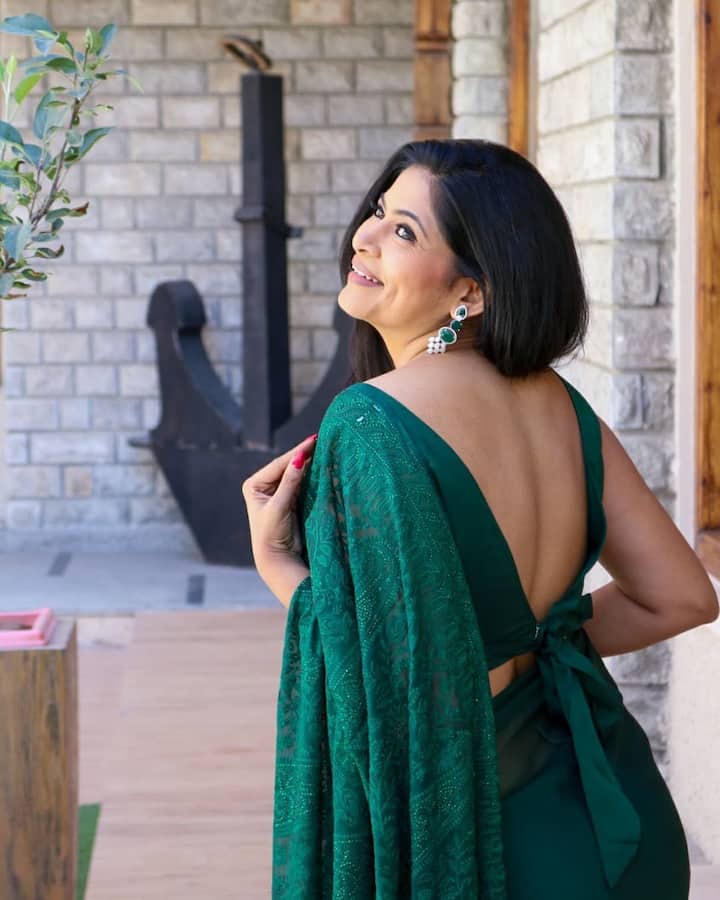 'अवंतिका', 'अवाघाची हा संसार', 'लक्ष्य' आणि 'वादळवाट' या मराठी मालिकांमधून नावारूपाला आलेली अभिनेत्री म्हणजे श्वेता शिंदे. (photo:shwetashinde_official/ig)