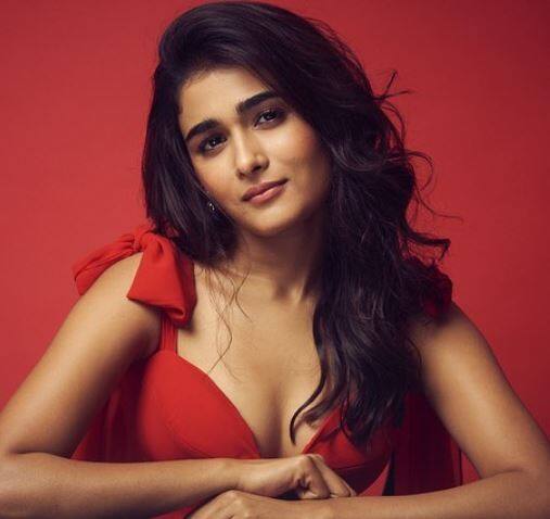 அடி மனச அருவாமனையில் நறுக்குறியே