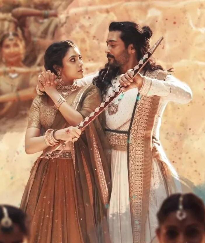 இப்பாடலில் முருகன் மற்றும் சரித்திர கால வேடத்தில் சூர்யா நடித்துள்ளார்.