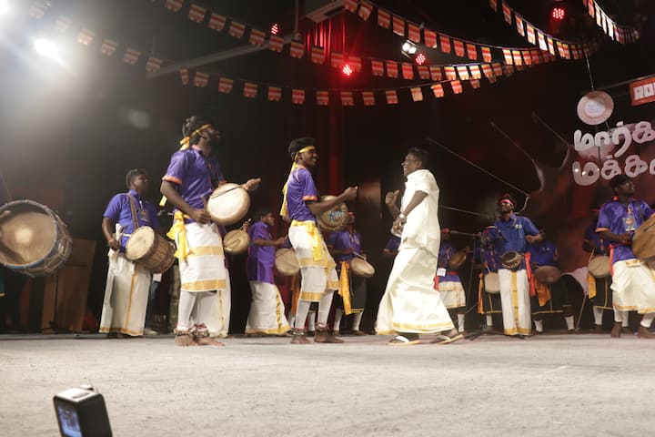 மார்கழி மக்களிசையில் பறையிசை அதிர்ந்தது