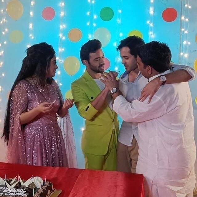 The show is a reprised version of its prequel ‘Balika Vadhu’ that had Avika Gor essaying the role of Anandi. Late actor Siddharth Shukla also gained popularity with the serial.