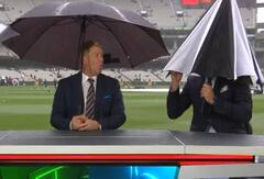 Ashes Michael Vaughan Video: लाइव TV शो में माइकल वॉन के मुंह पर गिरा छाता, वीडियो देख हंसी नहीं रोक पाएंगे आप