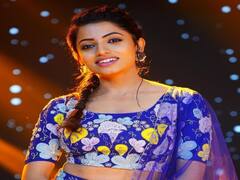 Navya Swamy Photos: నీలి రంగు డ్రెస్సులో బుల్లితెర చందమామ