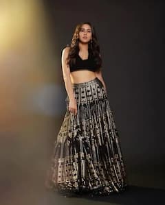 Sara Ali Khan Lehenga Look: અભિનેત્રીનો આ લહેંગા લુક દરેક લગ્ન અને રિસેપ્શન માટે છે પરફેક્ટ