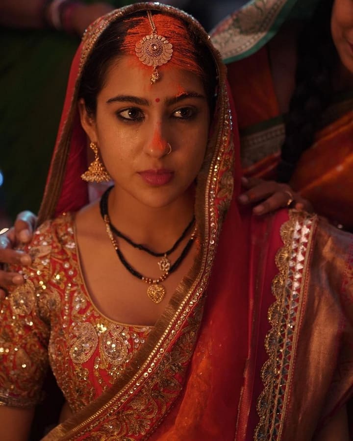 సారా అలీఖాన్ స్టిల్స్.. (Photo Courtesy: Instagram)