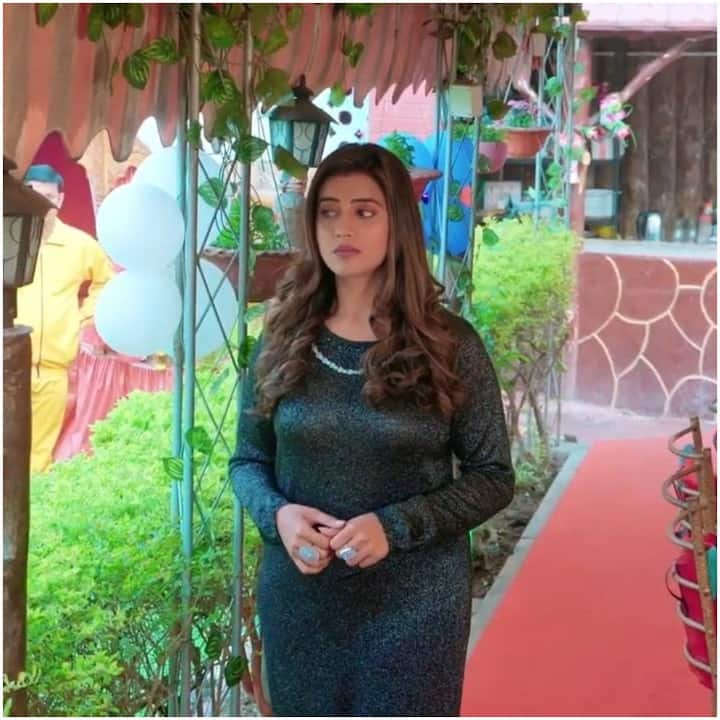 अक्षरा ने गाना 'जा तो रहे हो मुझे छोड़कर तुम' म्यूजिक डायरेक्टर आशीष वर्मा के साथ मिलकर बनाया है. दोनों की केमेस्ट्री इस गाने में काफी कमाल की नजर आ रही हैं. वहीं, गाने को लेकर अक्षरा बेहद उत्साहित हैं.