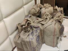 Kanpur Raid: कारोबारी पीयूष जैन के घर से मिले 194.45 करोड़ रुपये कैश, 23 किलो सोना और 600 किलो चंदन का तेल