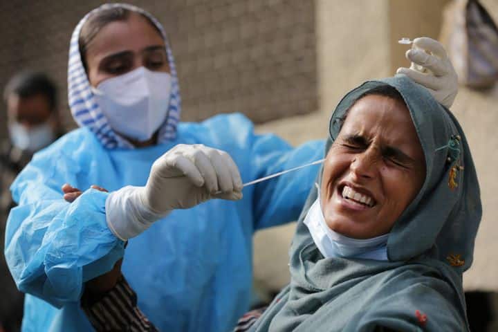 COVID-19 In US: अमेरिका में कोरोना संक्रमण के मामलों में तेजी से इजाफा, हर रोज इतने लोगों की हो रही है मौत