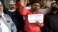 સુરત: આમ આદમી પાર્ટીના કાર્યકરોએ કાપડ પરના જીએસટી વધારા મુદ્દે વિરોધ, જુઓ ગુજરાતી ન્યુઝ