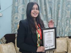 MP News: एक मिनट में दोनों हाथ से सिग्नेचर का बनाया वर्ल्ड रिकॉर्ड, हार्वर्ड वर्ल्ड रिकॉर्ड में मिली जगह