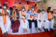 TS BJP Deeksha : జనవరిలోగా ఉద్యోగ నోటిఫికేషన్లు ఇవ్వకపోతే అసెంబ్లీని జరగనివ్వం.. నిరుద్యోగ దీక్షలో టీ బీజేపీ హెచ్చరిక !