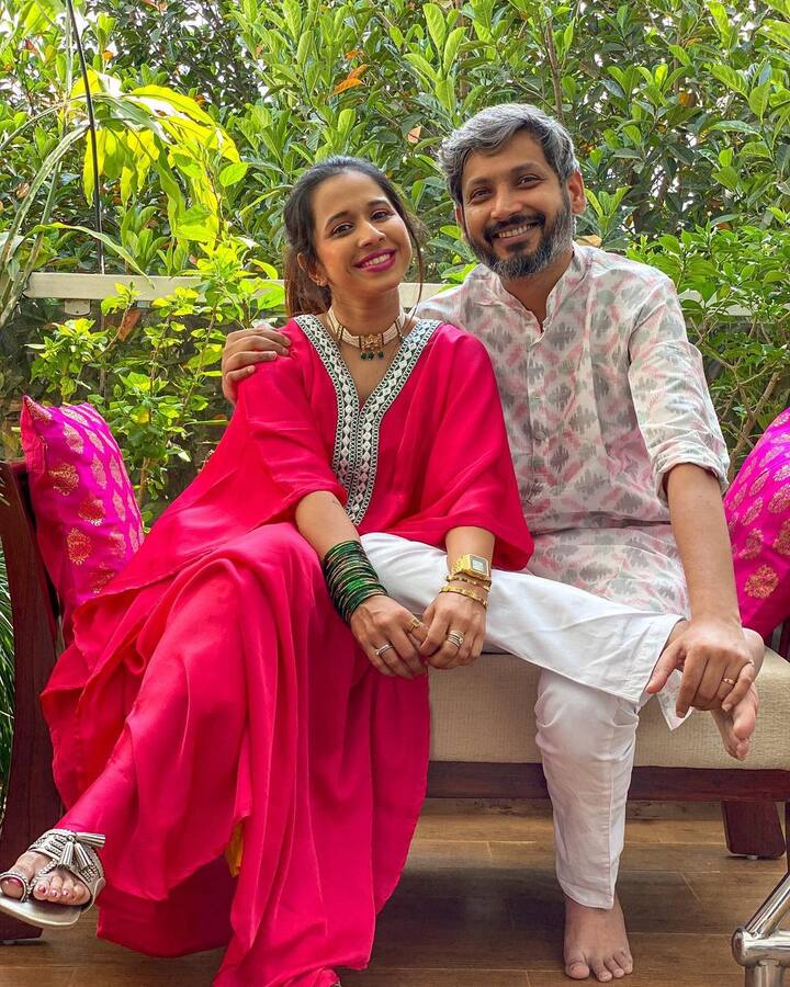 आज म्हणजे सोमवारी त्यांच्या लग्नाला 7 वर्षे पूर्ण झाली आहेत. (photo:shreyabugde/ig)