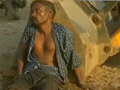 ‛தலைகீழாகத் தான் குதிப்பேன்...’ கூவம் ஆற்றில் குதித்த போதை மன்னன்: ‛கியா பைய்யா...’ என காப்பாற்றிய இளைஞர்!