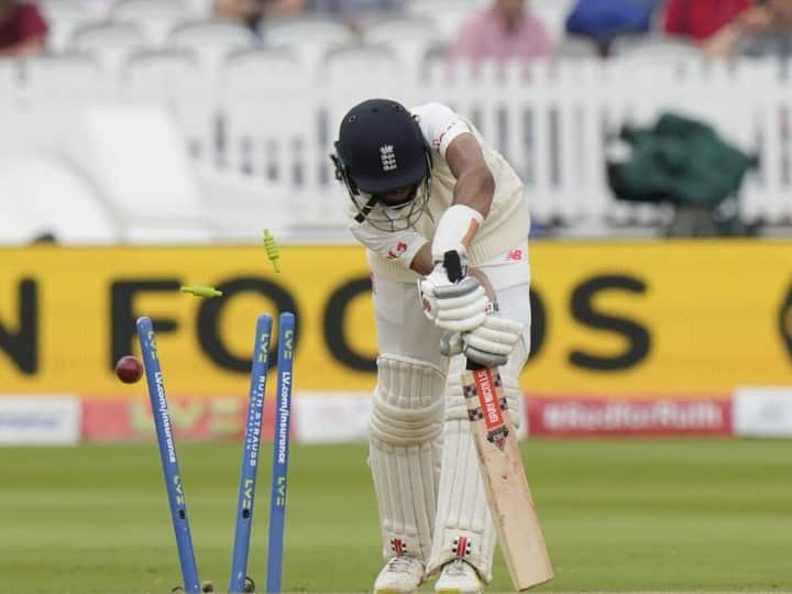 England’s worst opening batsman in Test history Haseeb Hameed, Rory Burns, Dom Sibley, Zak Crawley Ashes Series: इंग्लैंड की सलामी जोड़ी के लिए सबसे खराब रहा यह साल, 15 मैचों में 14 बार जीरो पर आउट हुए ओपनर्स