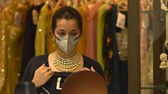 Gold Price: आज चांदी हुई सस्ती, सोने की कीमतों में मामूली बदलाव, जानिए क्या हो गया 10 ग्राम गोल्ड का भाव