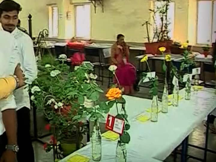 राजश्री शाहू महाराज कृषी विद्यापीठ आणि गार्डन क्लब कोल्हापूर यांच्या वतीने कृषी महाविद्यालयामध्ये पुष्प प्रदर्शन भरवण्यात आले.