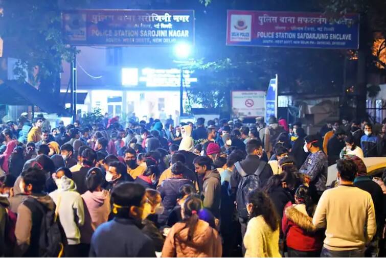 NEET-PG 2021 Counselling Protest Doctors' Body Alleges 'Crackdown' By Delhi Police, Calls For Complete Shutdown NEET-PG 2021 Counselling Protest: দিল্লিতে তুলকালাম! জুনিয়র ডাক্তাদের অবস্থান বিক্ষোভ, পুলিশের 'লাঠিচার্জ', কাজ বন্ধের ডাক