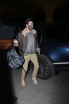 Alia Bhatt and Ranbir Kapoor at Airport: बैग पैक कर मुंबई से निकला ये प्रेमी जोड़ा,ओवरकोट में आलिया भट्ट का दिखा अनूठा अंदाज