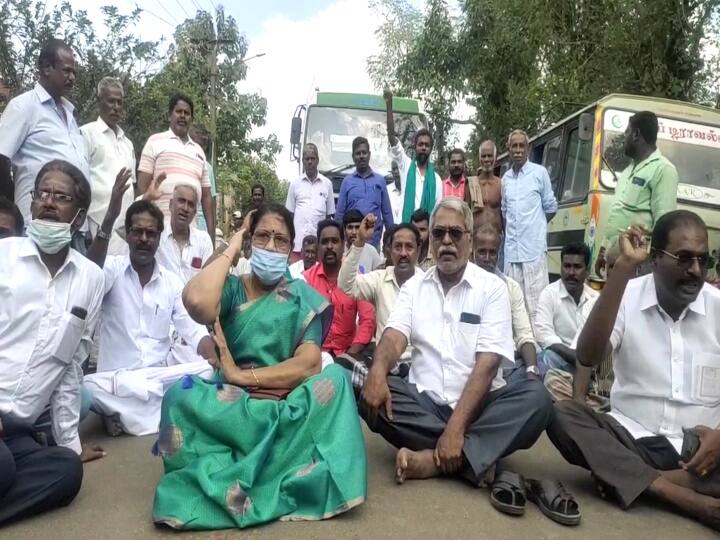 People stop an ONGC truck loaded with logistics to build an oil well எண்ணெய் கிணறு அமைக்க தளவாட பொருட்களை ஏற்றி வந்த ONGC லாரியை தடுத்து நிறுத்திய மக்கள்
