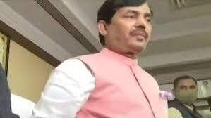 भारतीय जनता पार्टी के राष्ट्रीय प्रवक्ता और मुख्यमंत्री नीतीश कुमार के उद्योग मंत्री सैयद शाहनवाज हुसैन का प्यार किसी से छिपा नहीं है. 12 दिसंबर साल 1968 में बिहार के सुपौल में जन्मे शाहनवाज हुसैन ने दिल्ली से इंजीनियरिंग की है. इस दौरान उनकी मुलाकात रेणु से हुई.